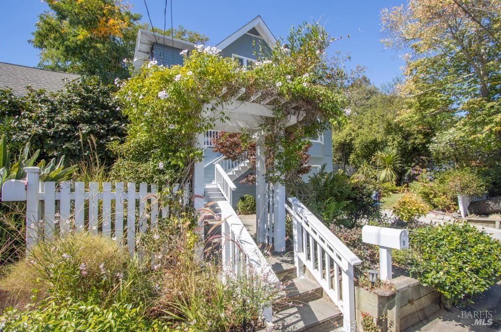 9 Broadway, Kentfield