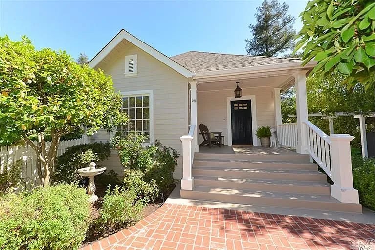 68 Hawthorne Avenue